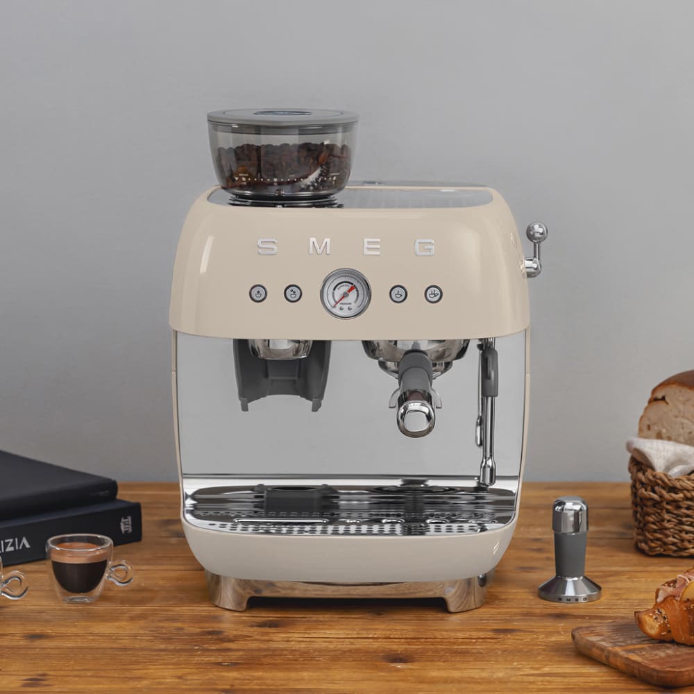 Machine à expresso combiné broyeur crème smeg - Maisons du Monde