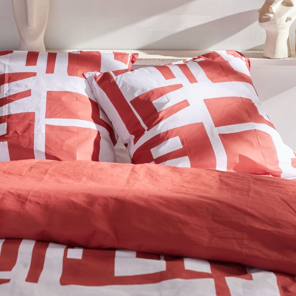 Parure de lit imprimé graphique coton 220x240 cm rouge - Maisons du Monde