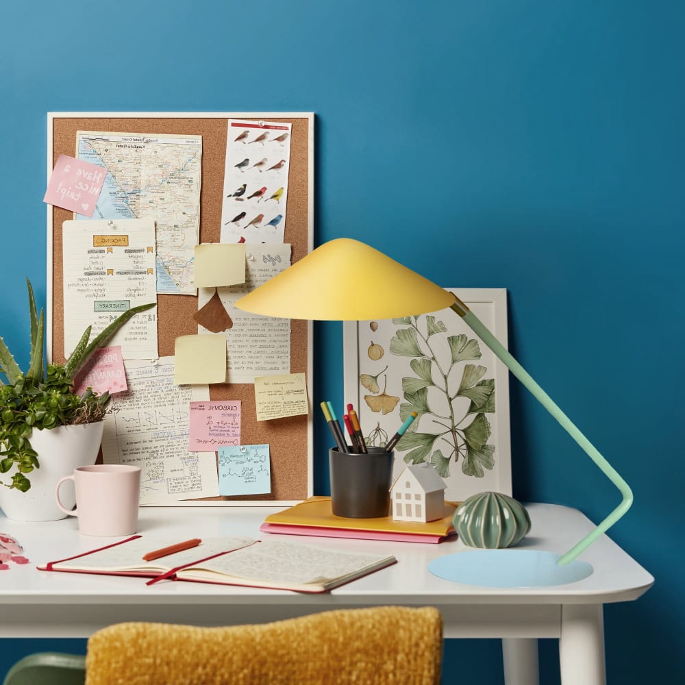 Lampe à poser métal multicolore abat-jour jaune — vue 3