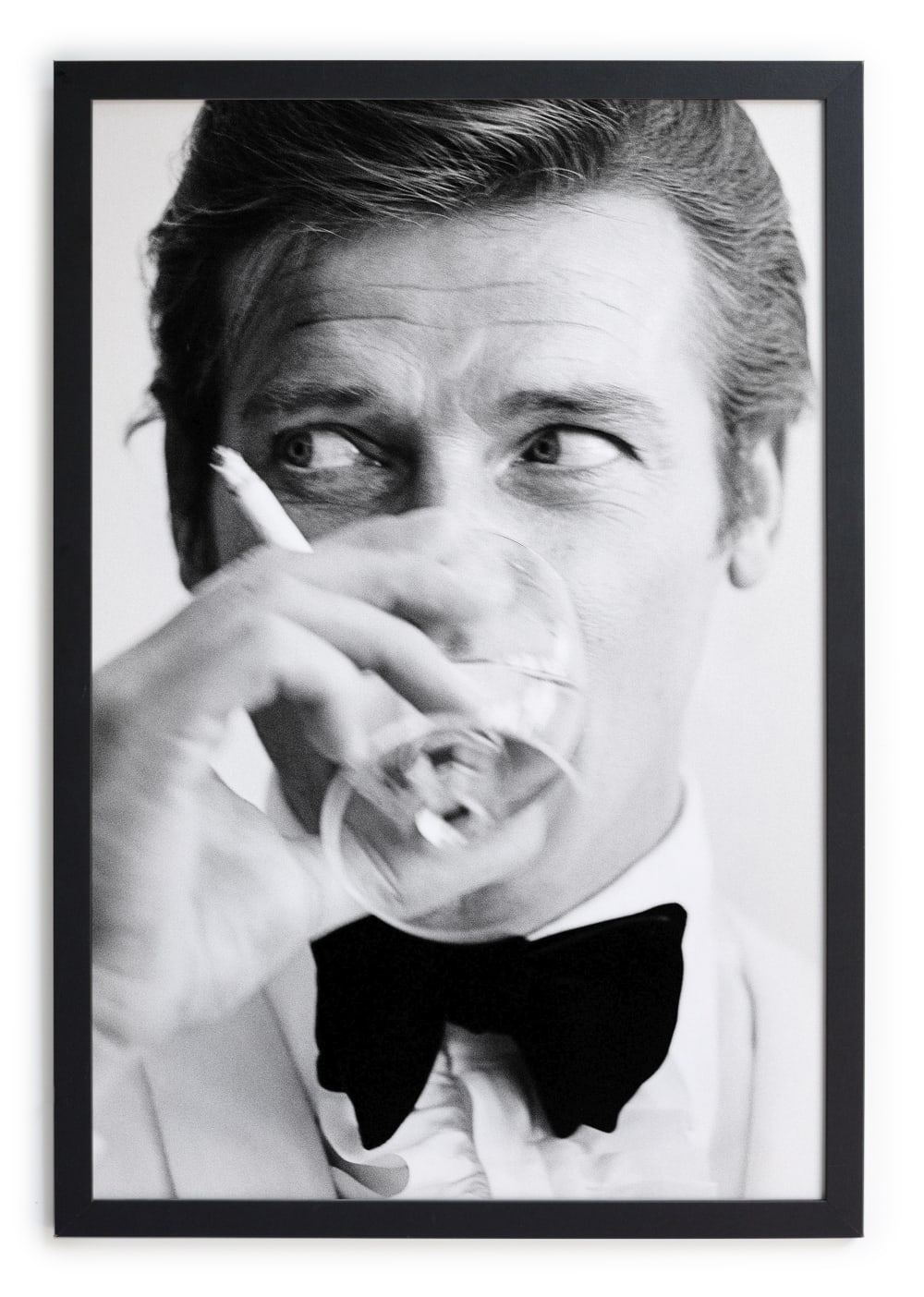 cuadro con marco negro 40x30 james bond