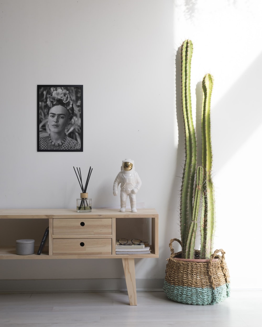 Gemälde mit schwarzem Rahmen 40x30 Frida-Porträt 5 - Maisons Du