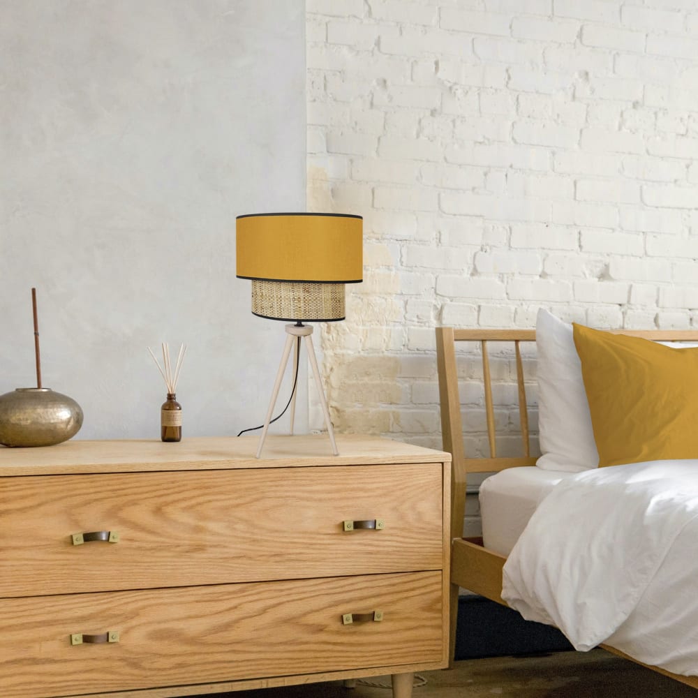 Lampe à poser bois naturel abat-jour tissu jaune moutarde — vue 3