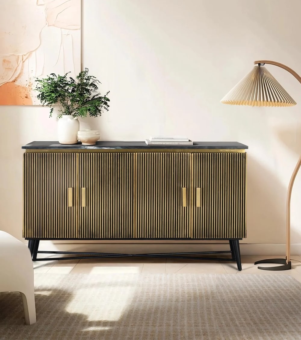 Sideboard mit 4 mit Bronze verkleideten Holztüren und