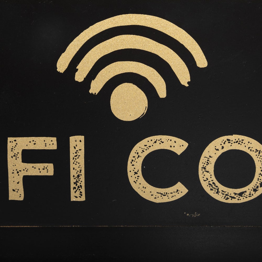 Plaque signalétique en bois noir code wifi 35x22x2.4cm — vue 3