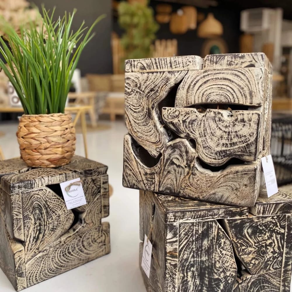 Petit cube noir en bois de teck 30x30x30x30 - Maisons du Monde