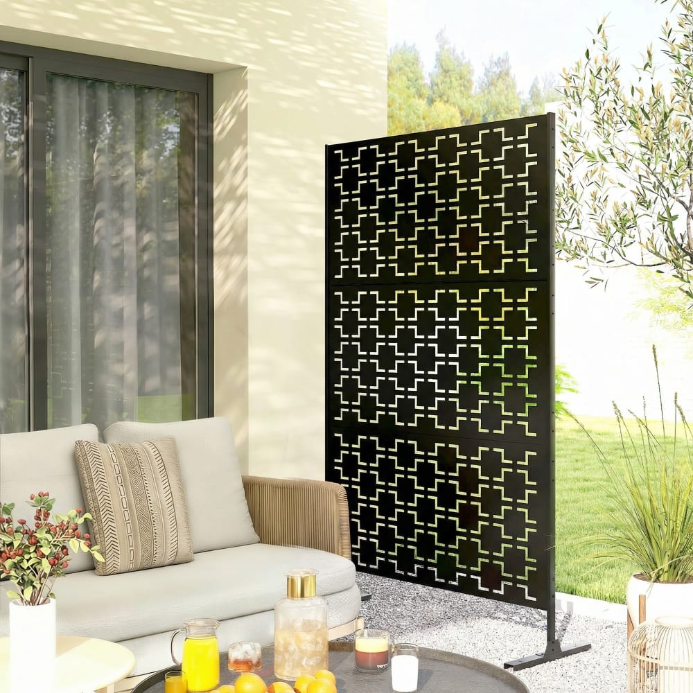 Panneau extérieur décoratif motif géométrique ajouré métal noir