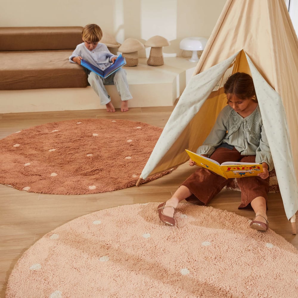 Tapis lavable rond à pois rose — vue 4