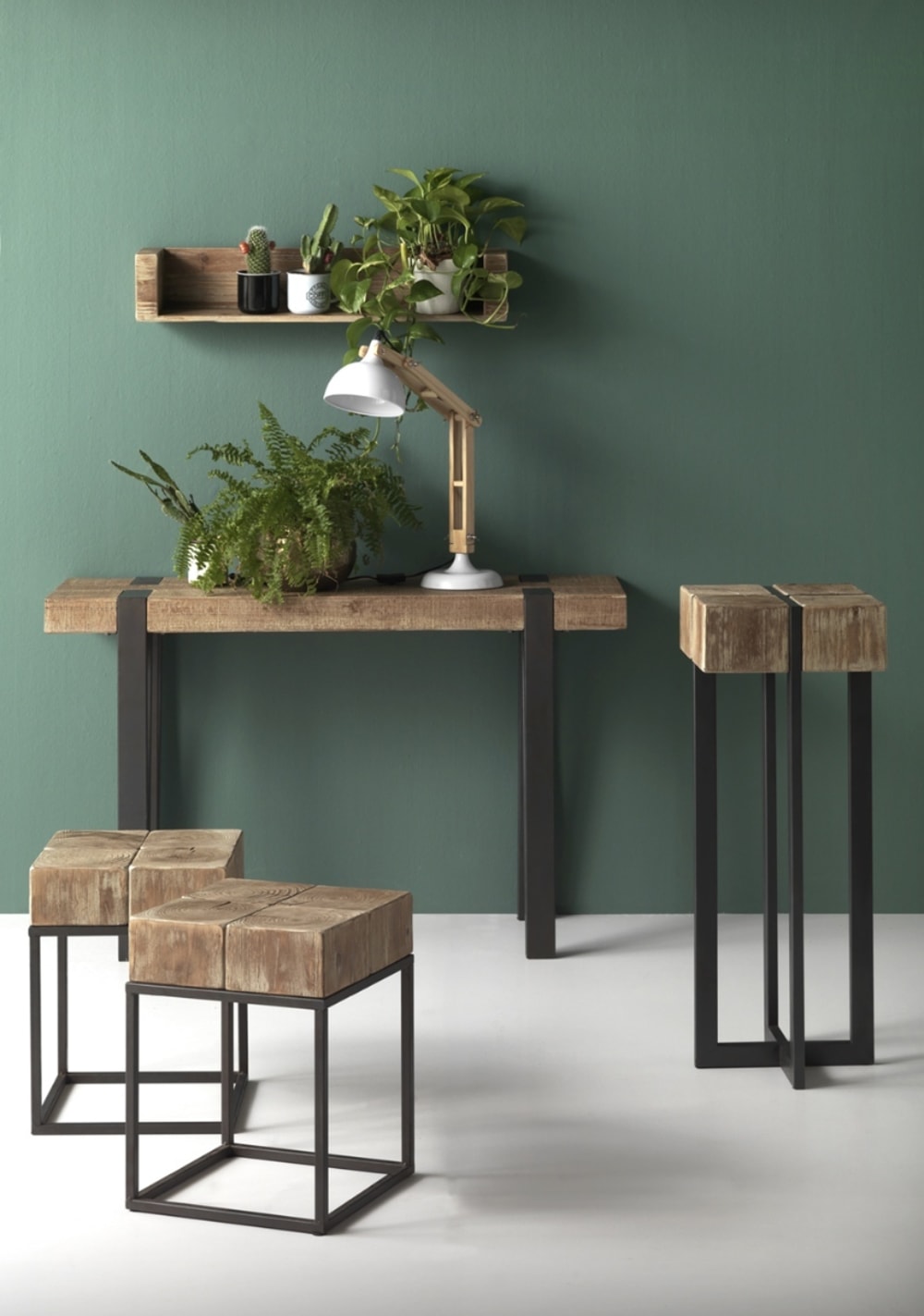 Tabouret en bois avec pieds en métal - Maisons du Monde