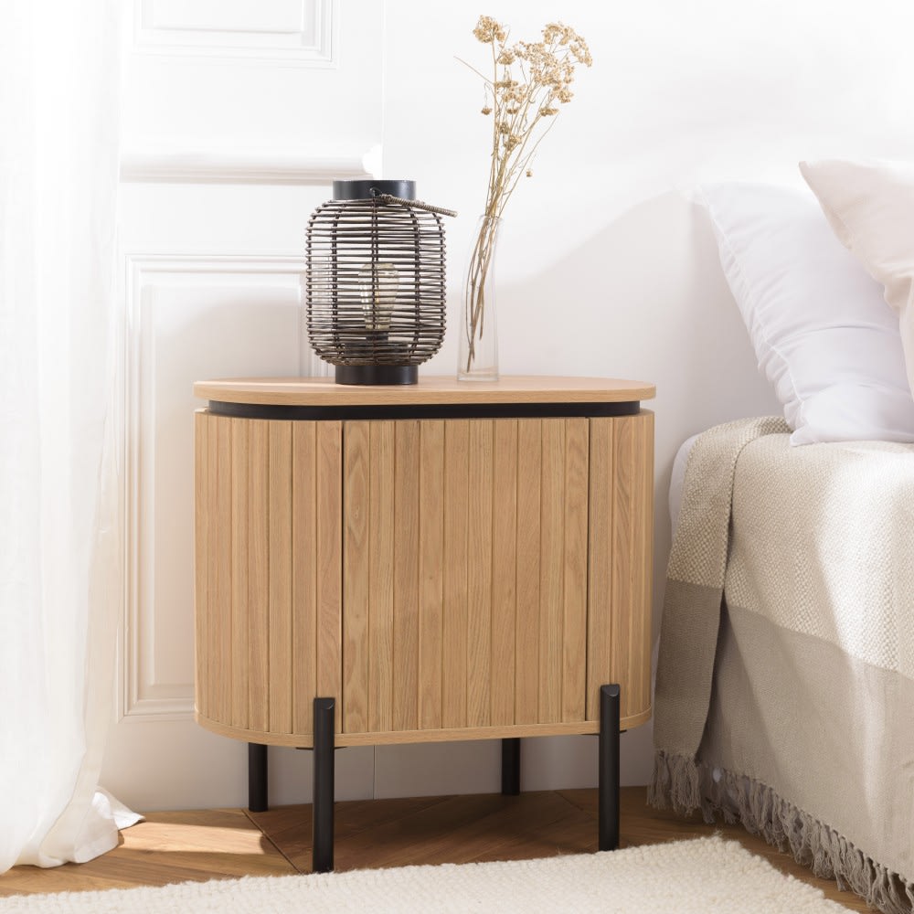 Nachttisch mit 1 Tür im Retro-Stil aus Holz mit Metallfüßen,