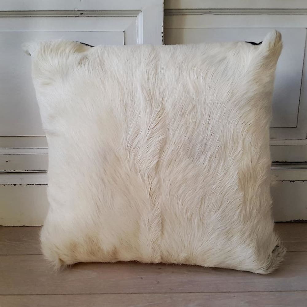 Coussin décoratif en peau de vache, blanc 50 x 50 cm - Maisons du Monde