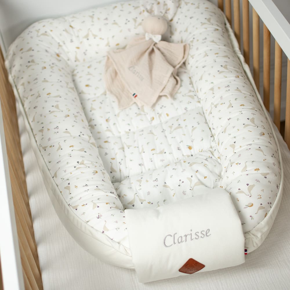 Cocon bébé nid réducteur de lit en coton multicolore de 0 à 9 mois (Sevira Kids) - Image 1