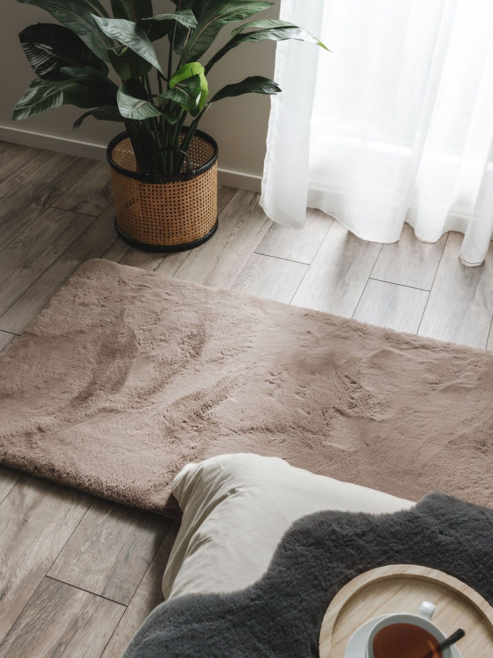 Tapis de fausse fourrure taupe 80x240 — vue 4