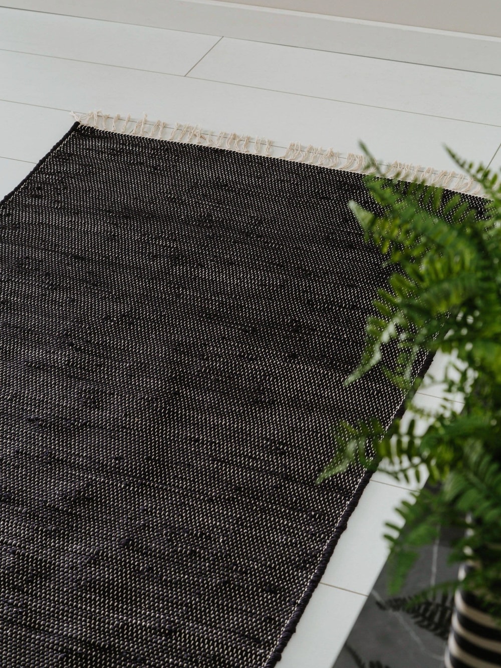 Tapis fabriqué à partir de matériaux recyclés noir 80x250 — vue 4