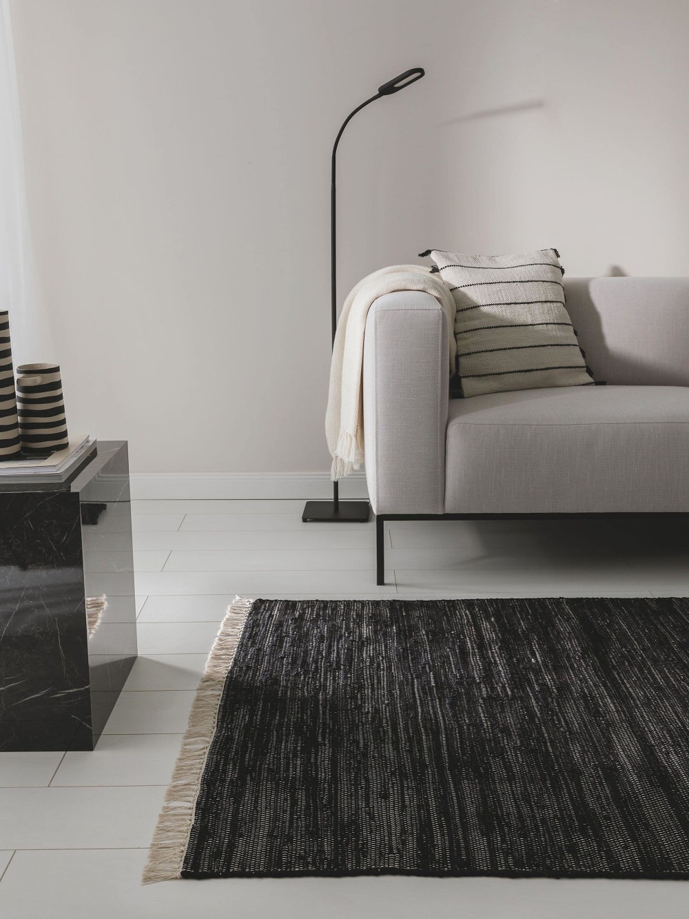 Tapis fabriqué à partir de matériaux recyclés noir 80x150 — vue 3