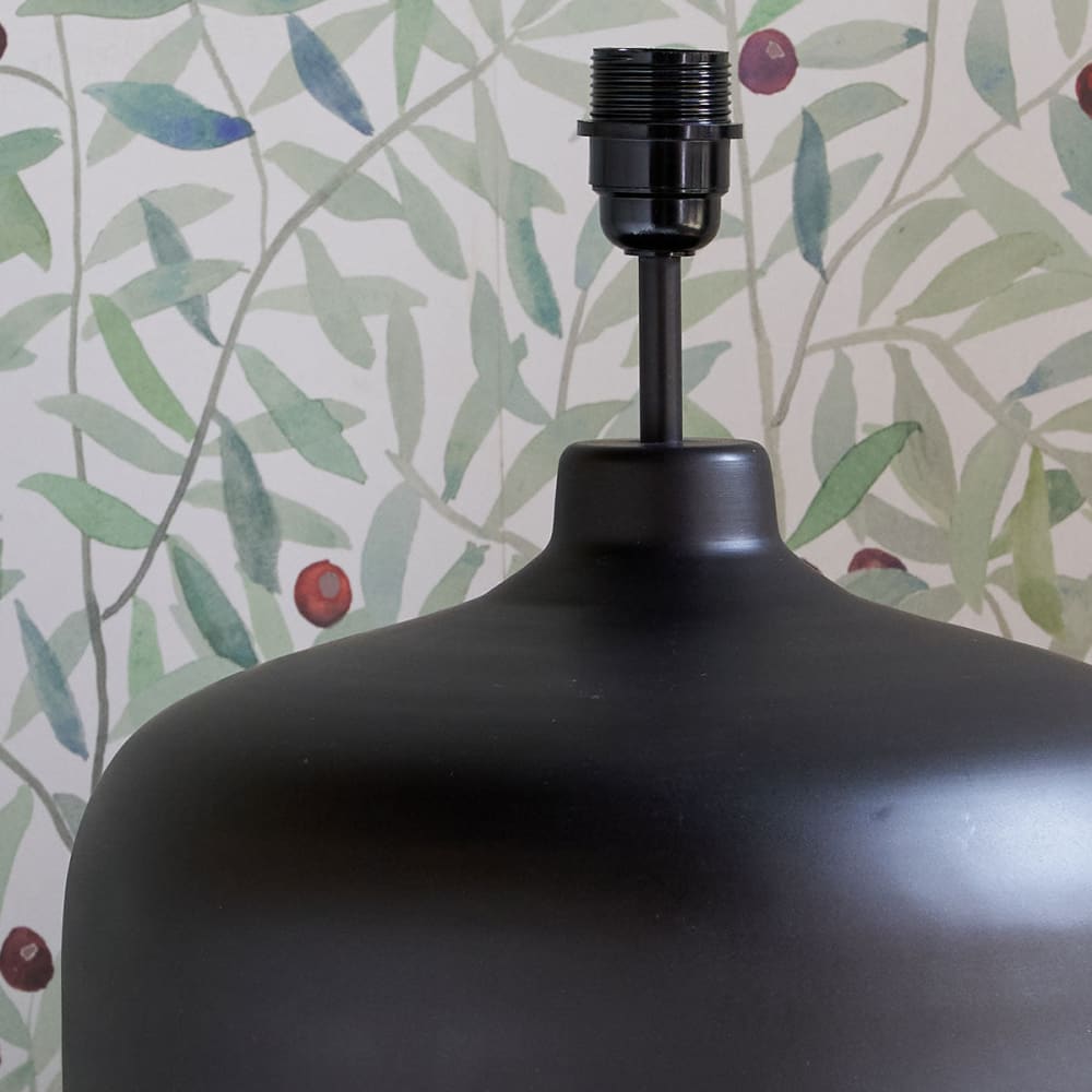 Pied de lampe en métal noir mat — vue 4