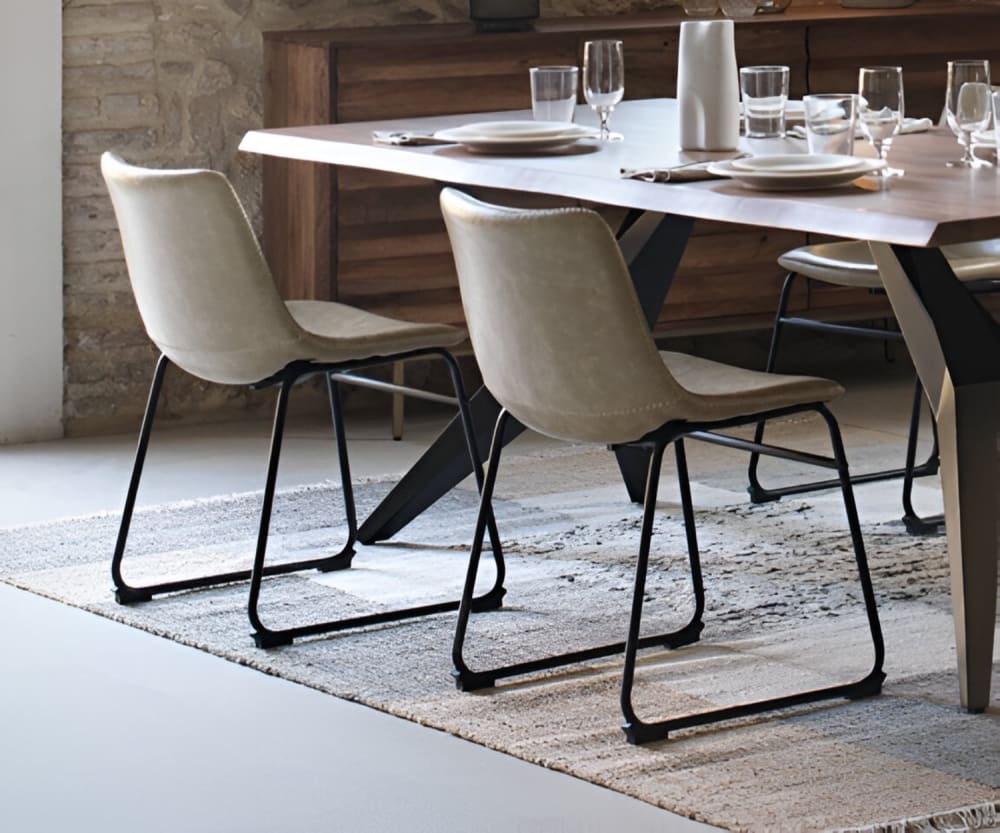 4er-Set Polsterstühle cremefarben, schwarze Metallbeine - Maisons