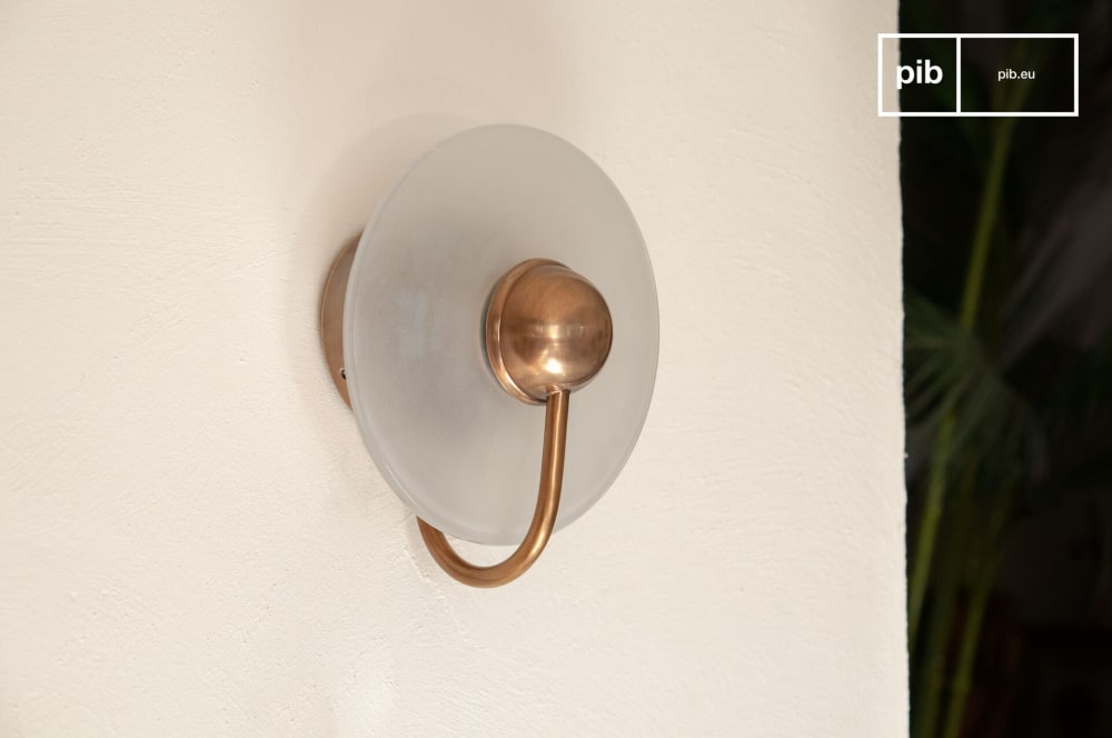 Applique en verre et laiton doré - Maisons du Monde