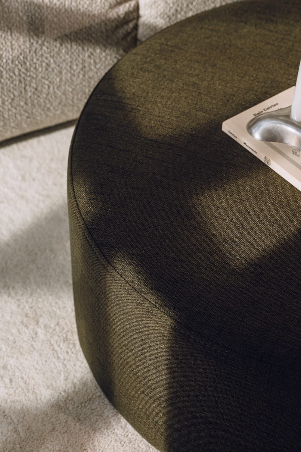 Tabouret rond en fibres synthétiques, petit, olive