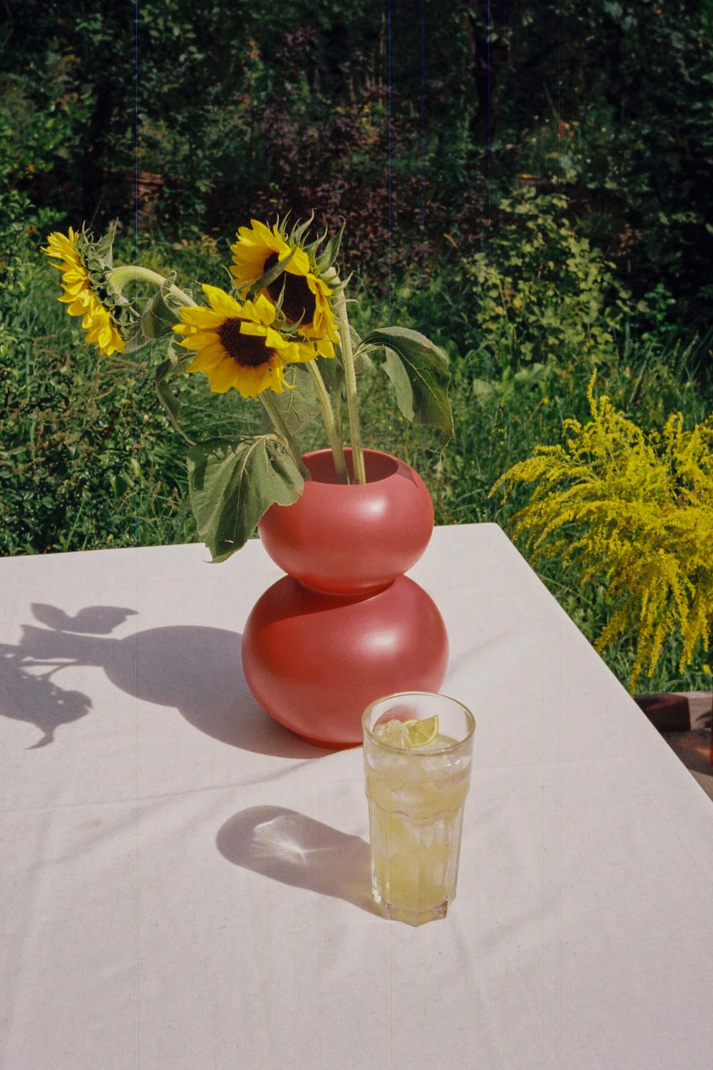 Vase en céramique émaillée mate, rouge