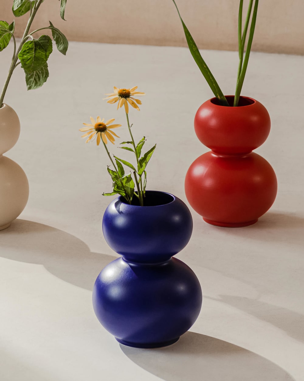 Noo.ma vase tuga ball en céramique - bleu, 22 x 10 x 30 cm - Maisons du Monde