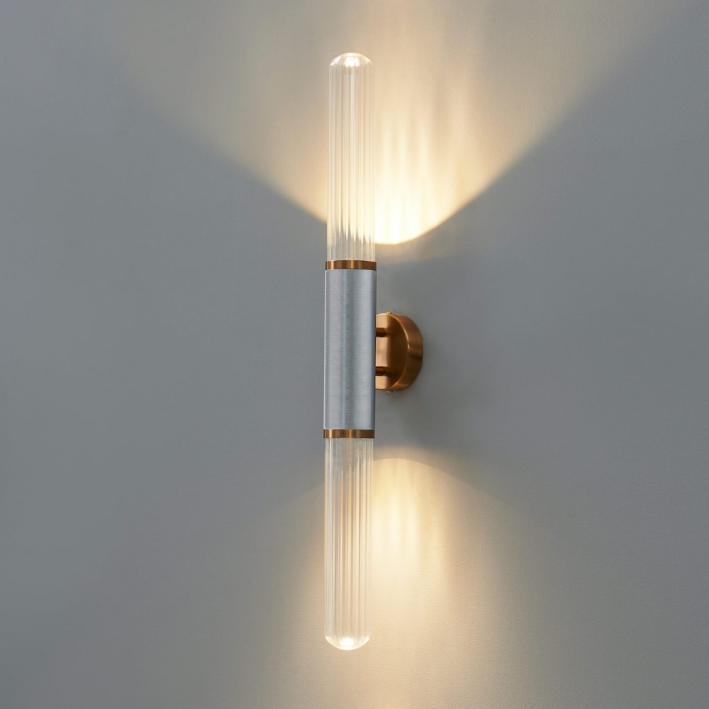 aplique metal y vidrio  74 cm