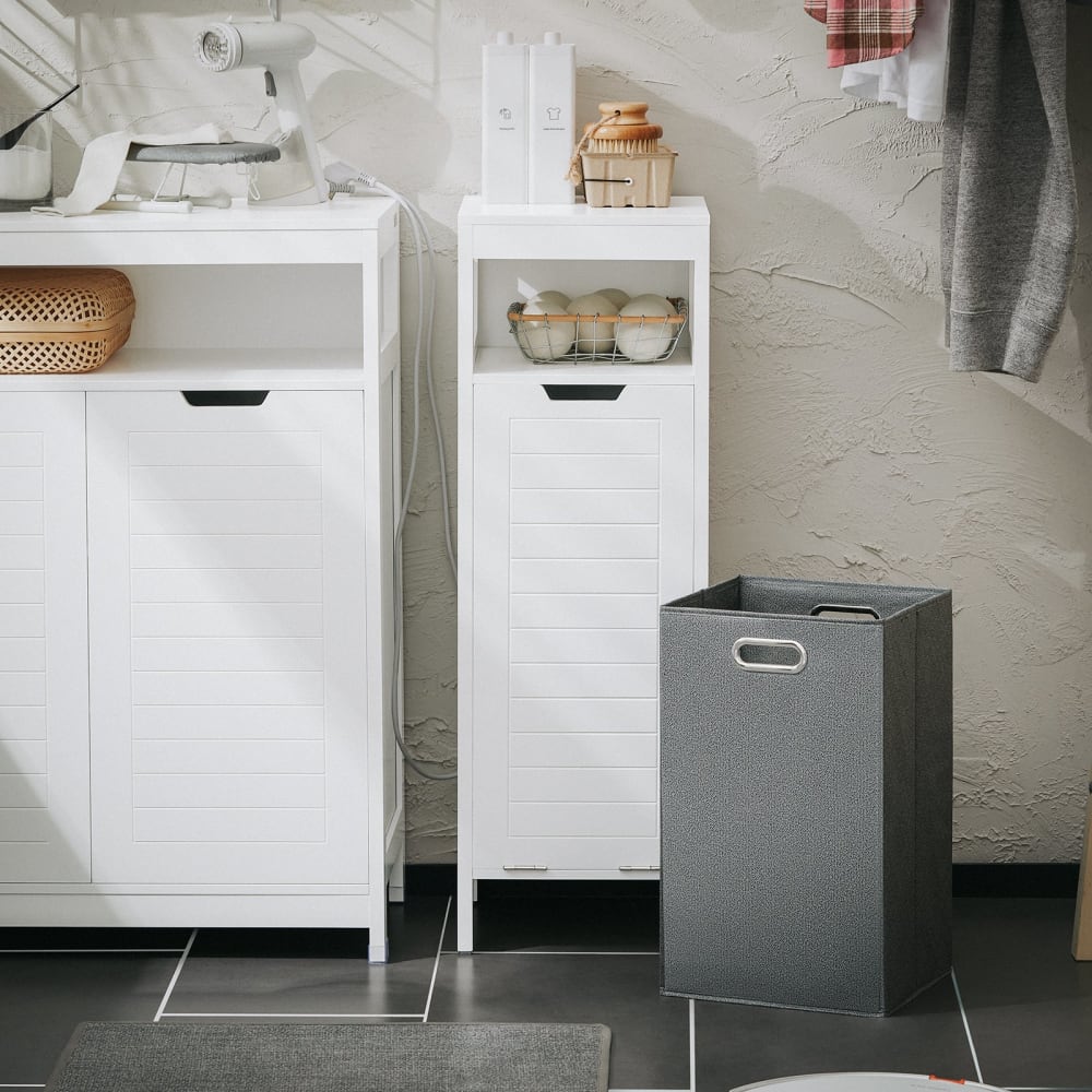 Meuble bas de salle de bain avec corbeille à linge effet bois blanc