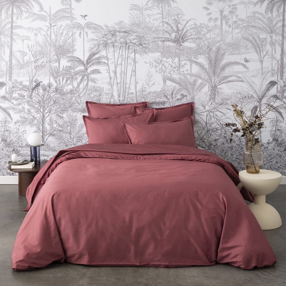 Drap housse uni en satin de coton bio rouge 180x200 - Maisons du Monde