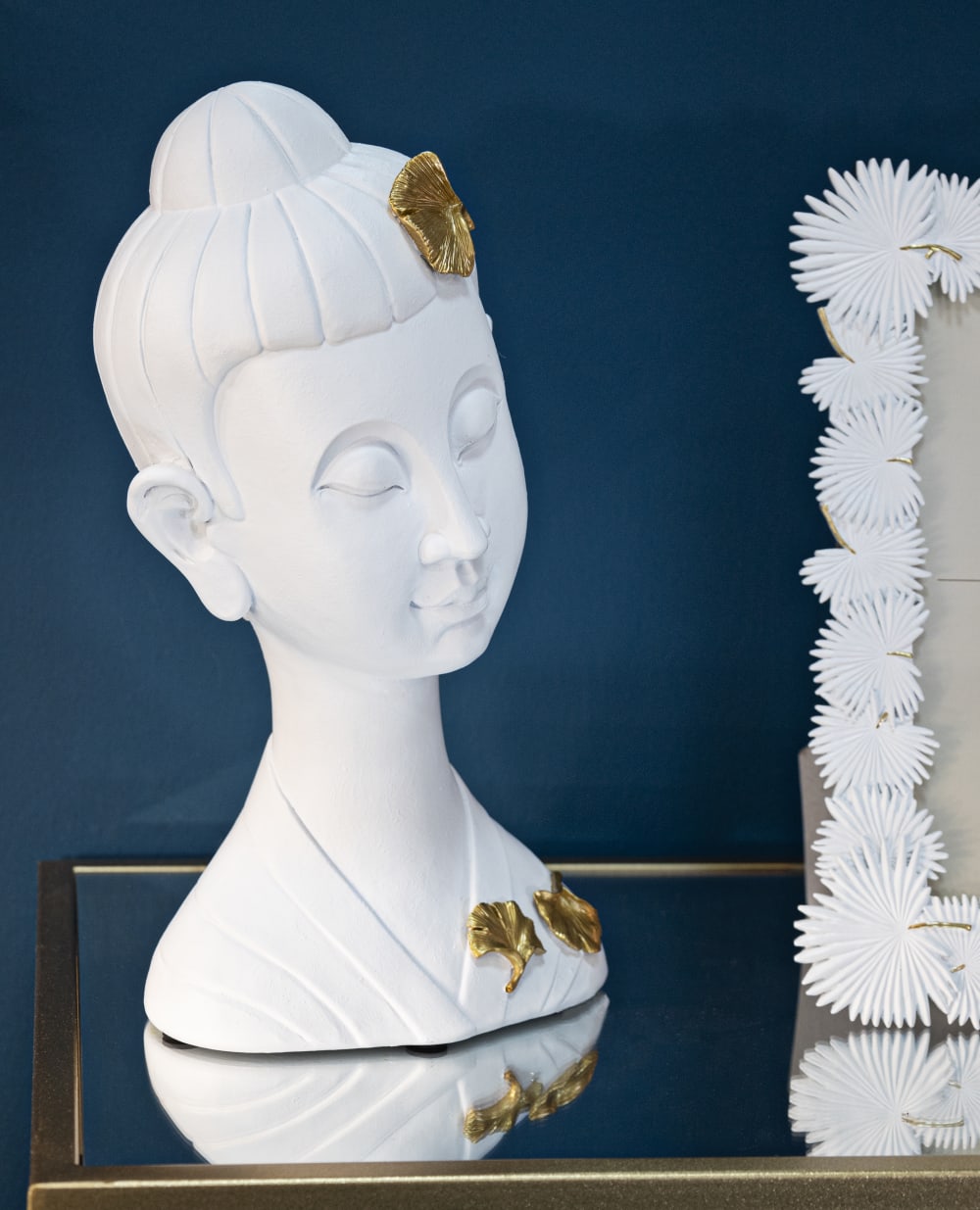 Tête de bouddha en résine blanche 21,5x16x35 cm — vue 3