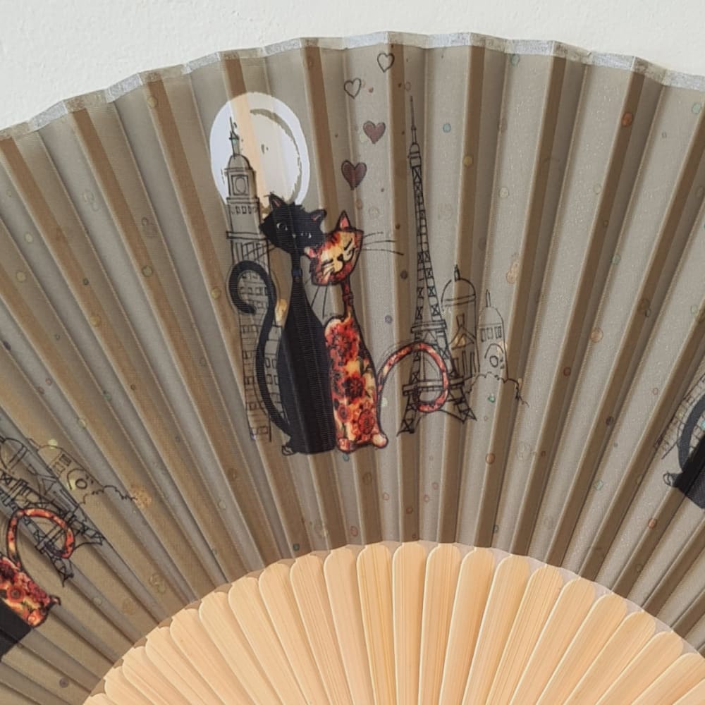 Éventail décoratif et utilitaire chats amoureux à paris — vue 4