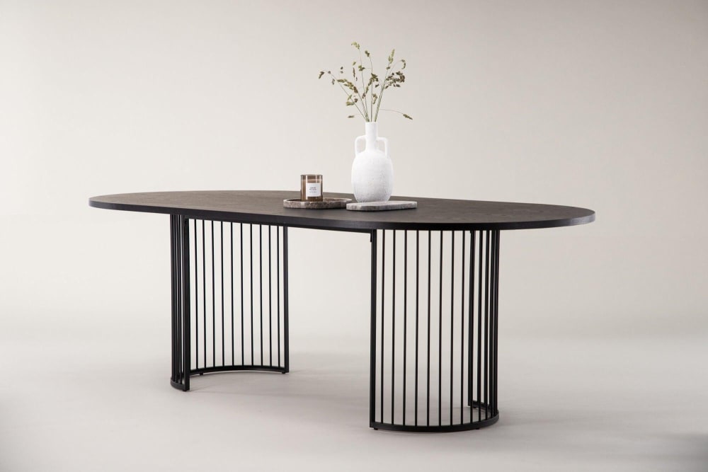 Table de salle à manger ovale noire en bois - Maisons du Monde