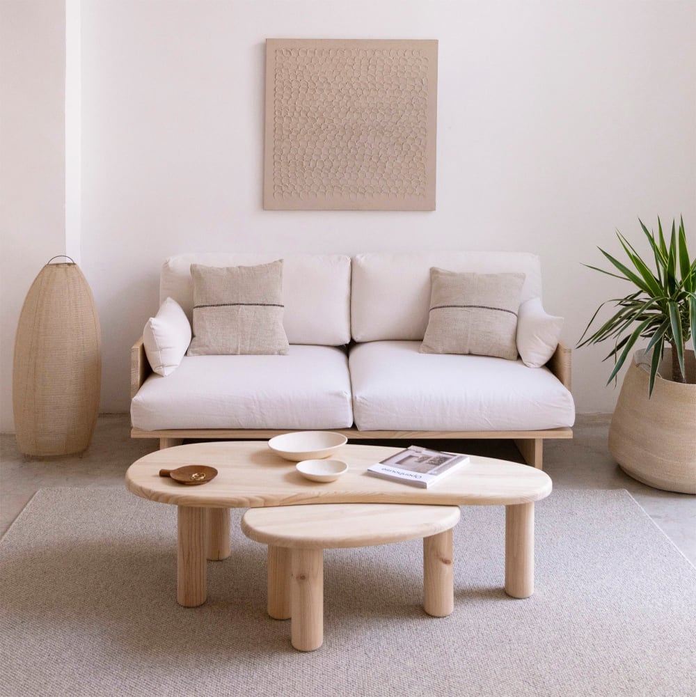 2 stapelbare Tische aus massivem Holz mit ovaler Form Unlackiert