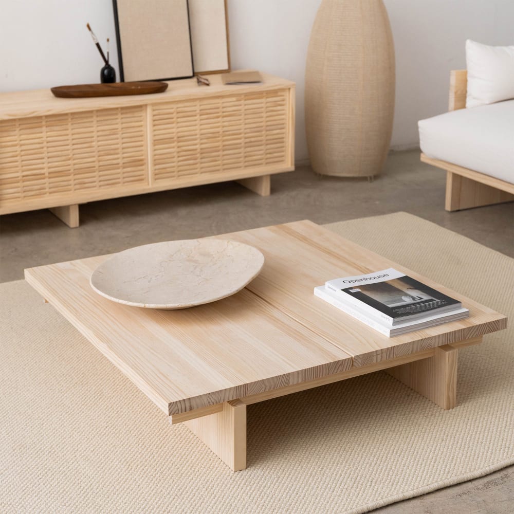 Couchtisch aus natürlichem massivem Kiefernholz 90 cm Lackiert -