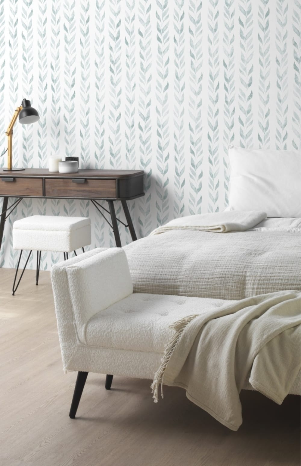 Banc recouvert de tissu blanc et pieds en bois noir - Maisons du Monde