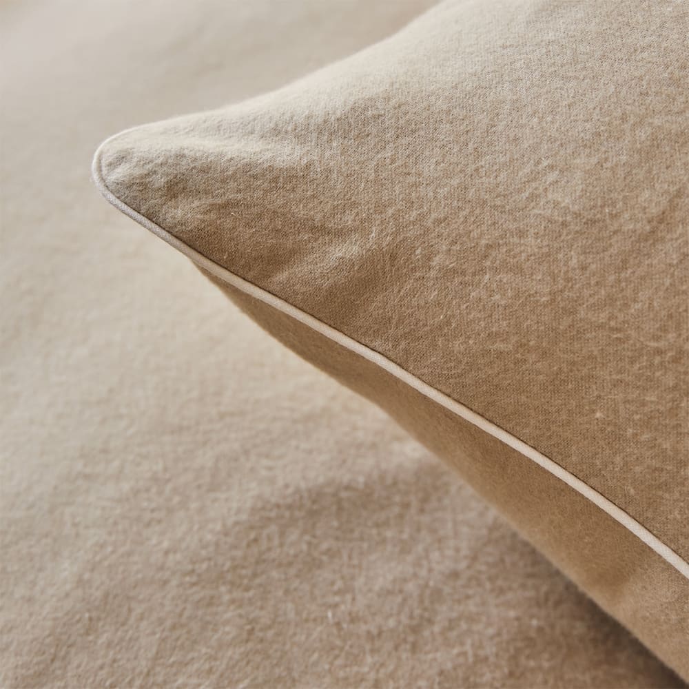 Drap housse uni en flanelle de coton beige sésame 80x200 — vue 4
