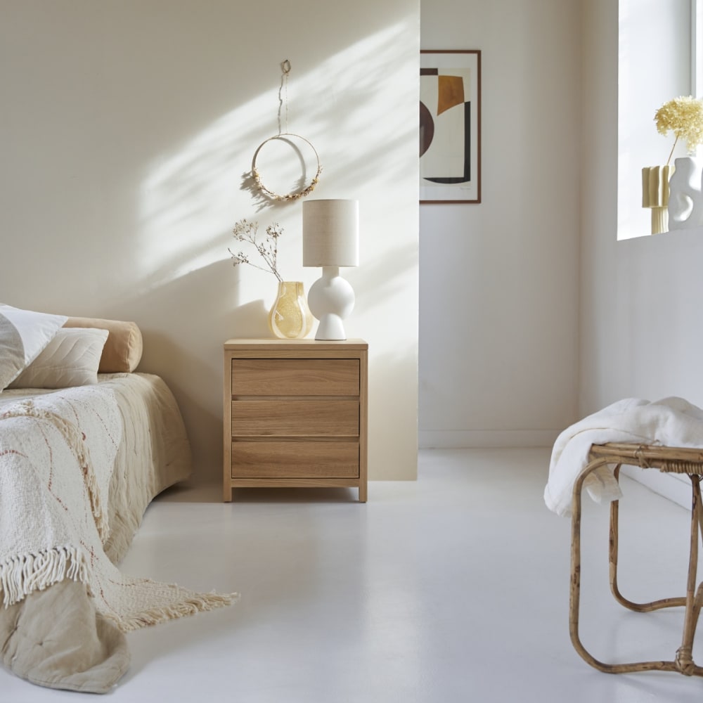 Tikamoon Nachttisch aus massivem Eichenholz mit 3 Schubladen style classic chic Beige