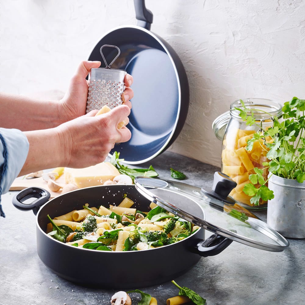 Sauteuse  en céramique avec Couvercle 28 cm noir