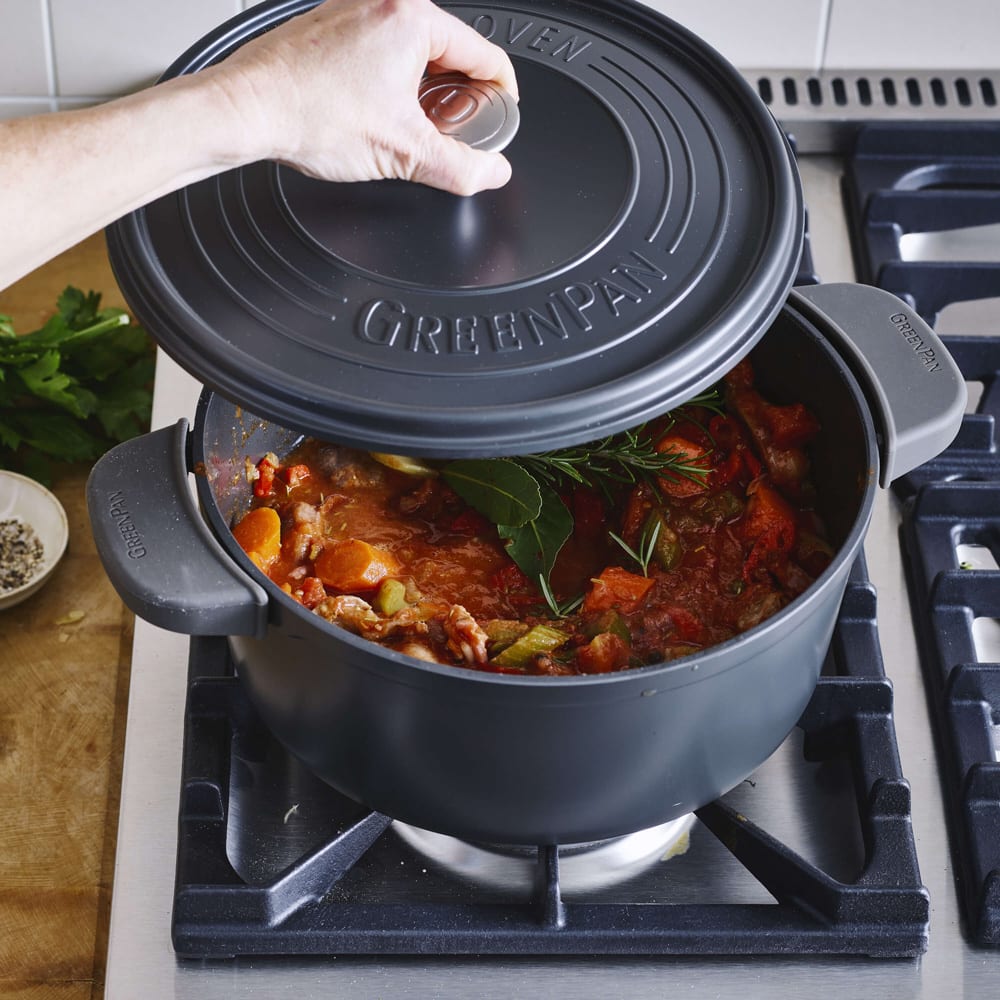 Cocotte 22 cm fonte d'aluminium revêtement céramique - noir - Maisons du Monde