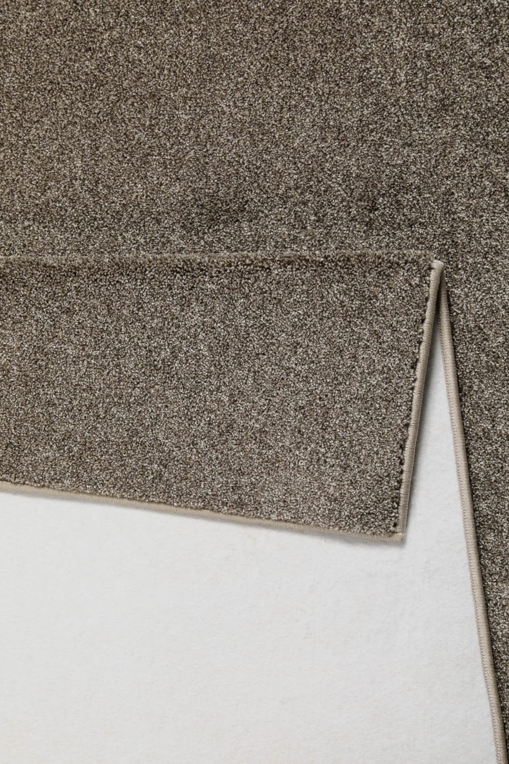 Tapis poil ras beige sable chiné 166x240 — vue 4