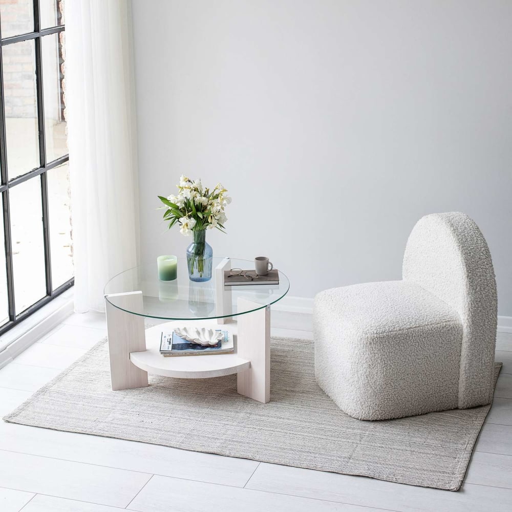 Table basse ronde 1 étagère en verre transparent et bois blanc - Maisons du Monde