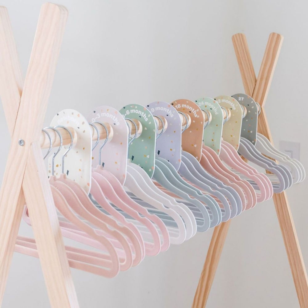 Lot de 15 cintres en velours — vue 4