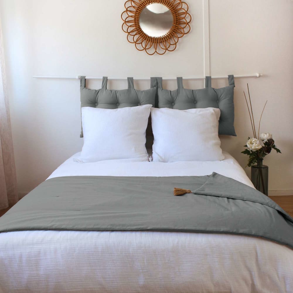 Edredon en coton avec pompons gris clair 190 x 90 cm