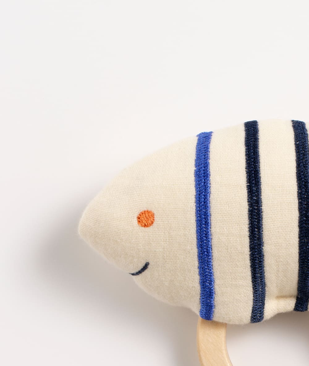 Hochet poisson avec anneau en bois - Maisons du Monde