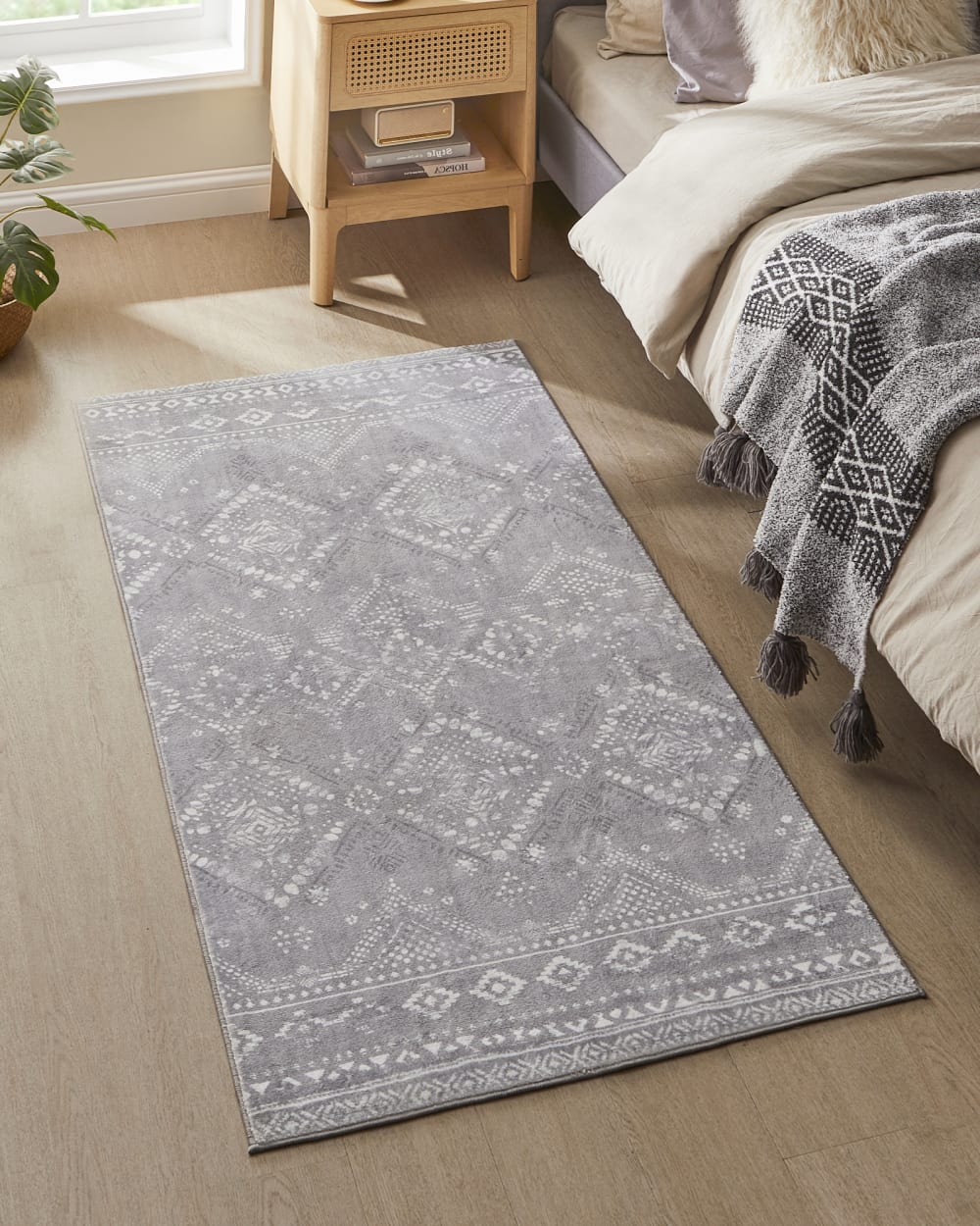 Tapis décoratif de salon 80 x 150 cm style bohème gris Tourterelle — vue 4
