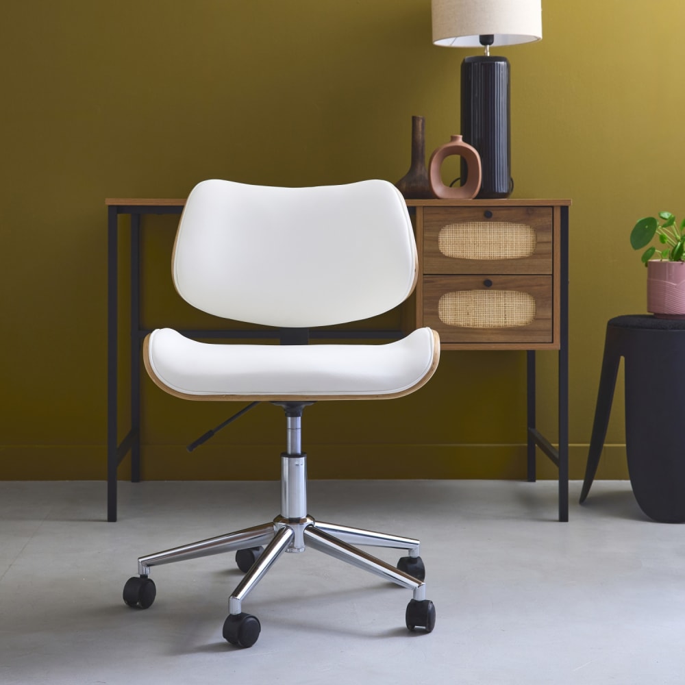 silla de oficina con ruedas madera curvada y acabado en polipiel