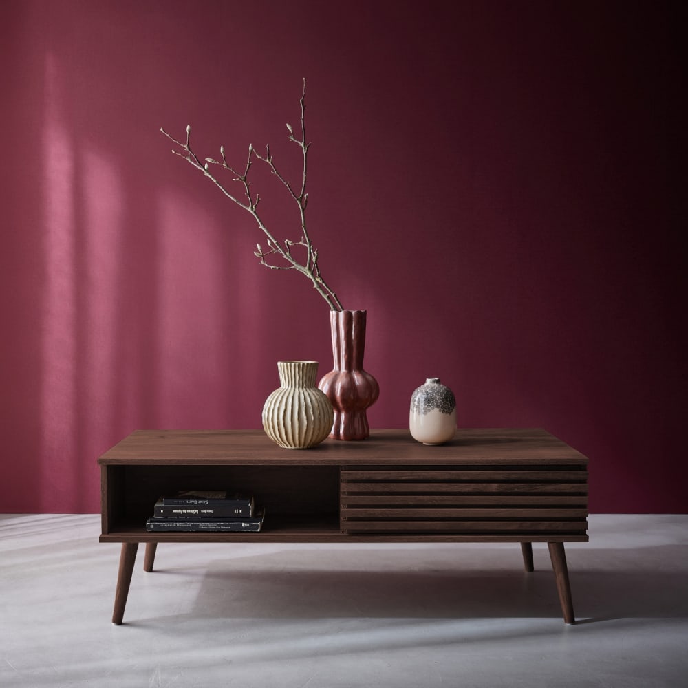 sweeek Couchtisch mit Schiebetüren und nussbaumfarbenem Holzdekor style modern Braun Spanplatte