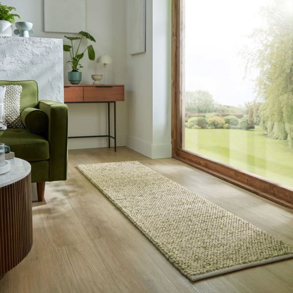 Tapis de couloir en laine effet bulles vert chiné - Maisons du Monde