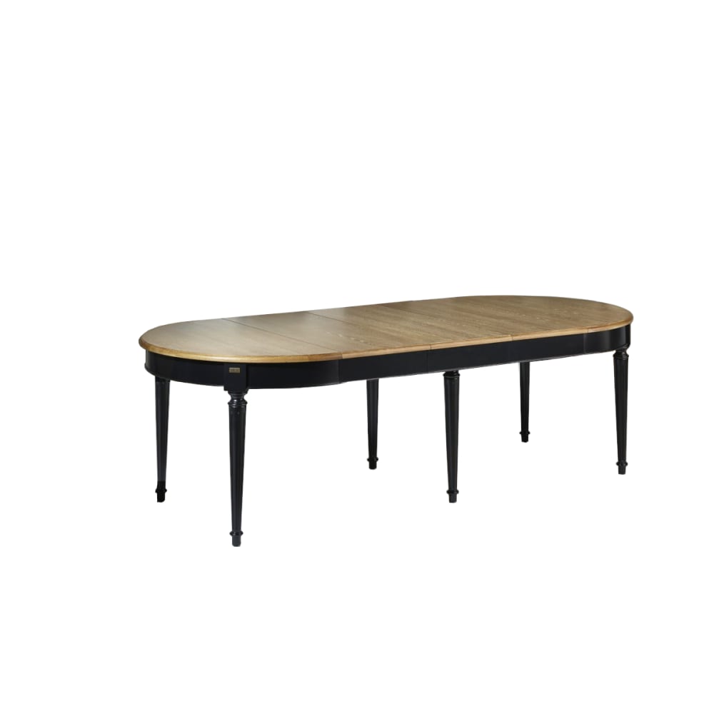 Table ovale en chêne - couverts