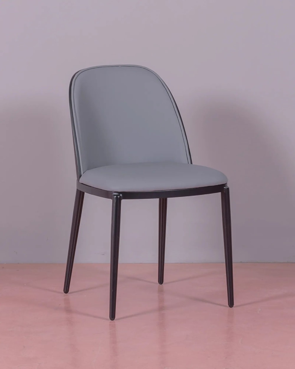 Gepolsterter Designer-Esszimmerstuhl, grau - Maisons Du Monde