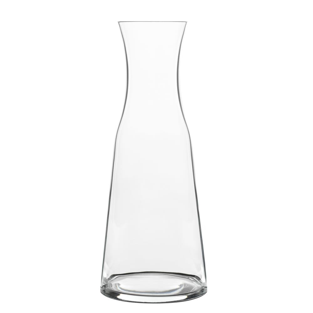 LUIGI BORMIOLI Une carafe fabriquée à la main, soufflée bouche, dont la grande transparence du cristallin saura sublimer vos boissons.