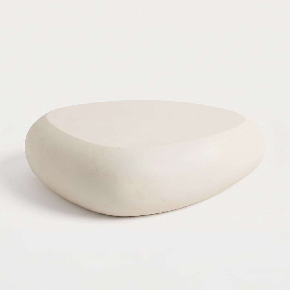 Table basse ovale écru en fibre d'argile effet béton 105 cm